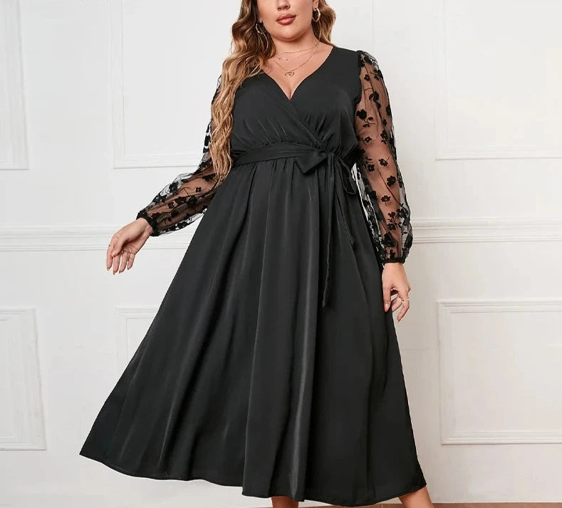 Plus Size Black Elegant Lace Maxi Dress