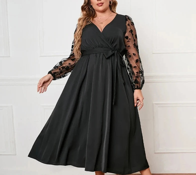 Plus Size Black Elegant Lace Maxi Dress